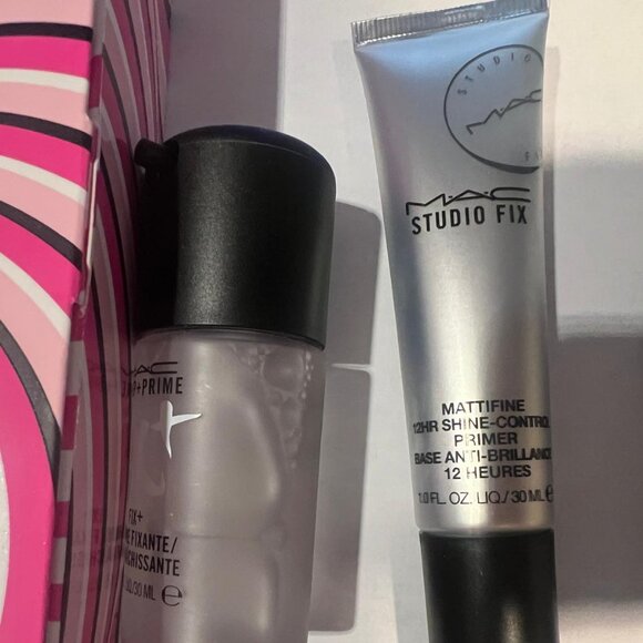 MAC Cosmetic Tricks of the Trade Kit brand new in box (primer, lip primer, fix+) - Picture 8 of 9